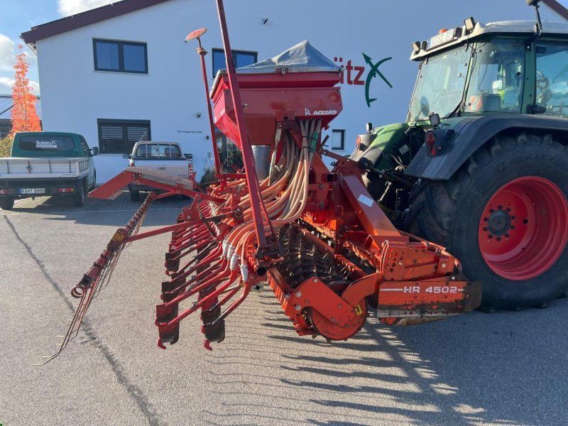 Kuhn Kreiselegge HR4502 mit Accord Drille