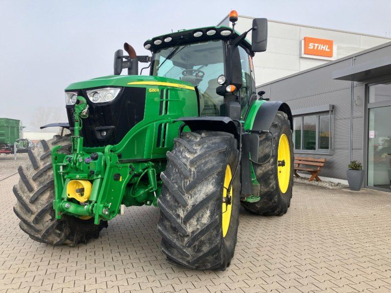 John Deere 6250R