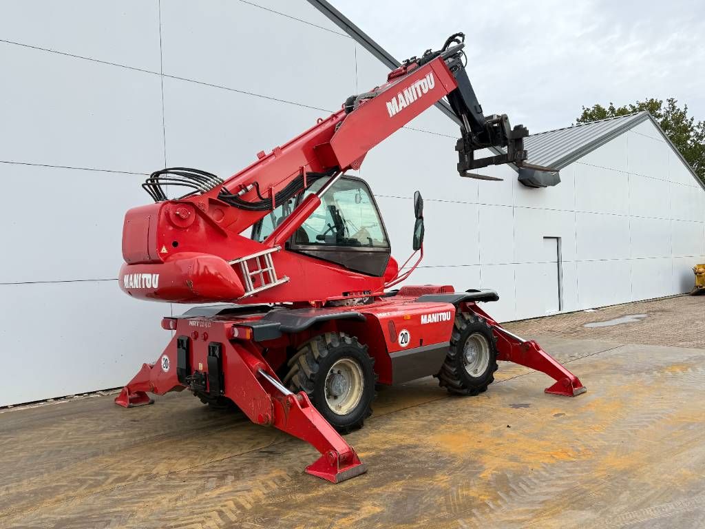 Manitou MRT1840 - Remote Control / 4 Wheel Steering
