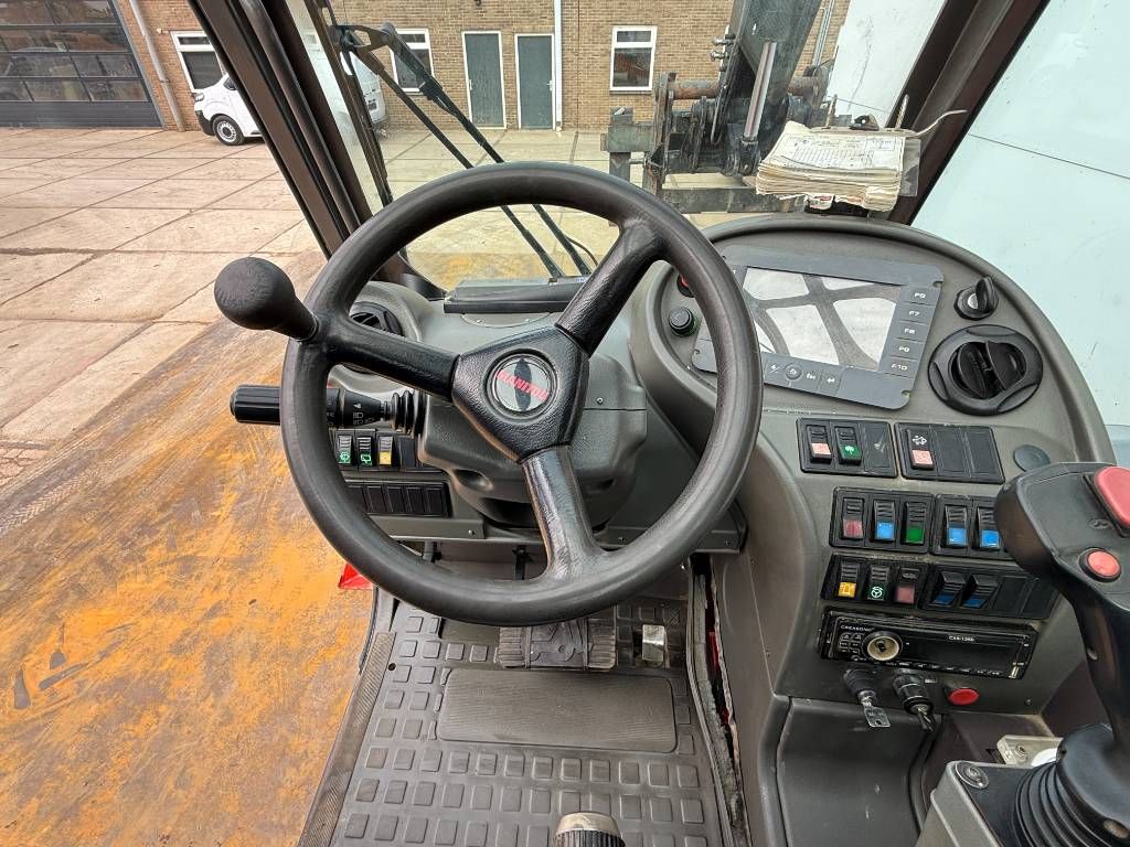 Manitou MRT1840 - Remote Control / 4 Wheel Steering