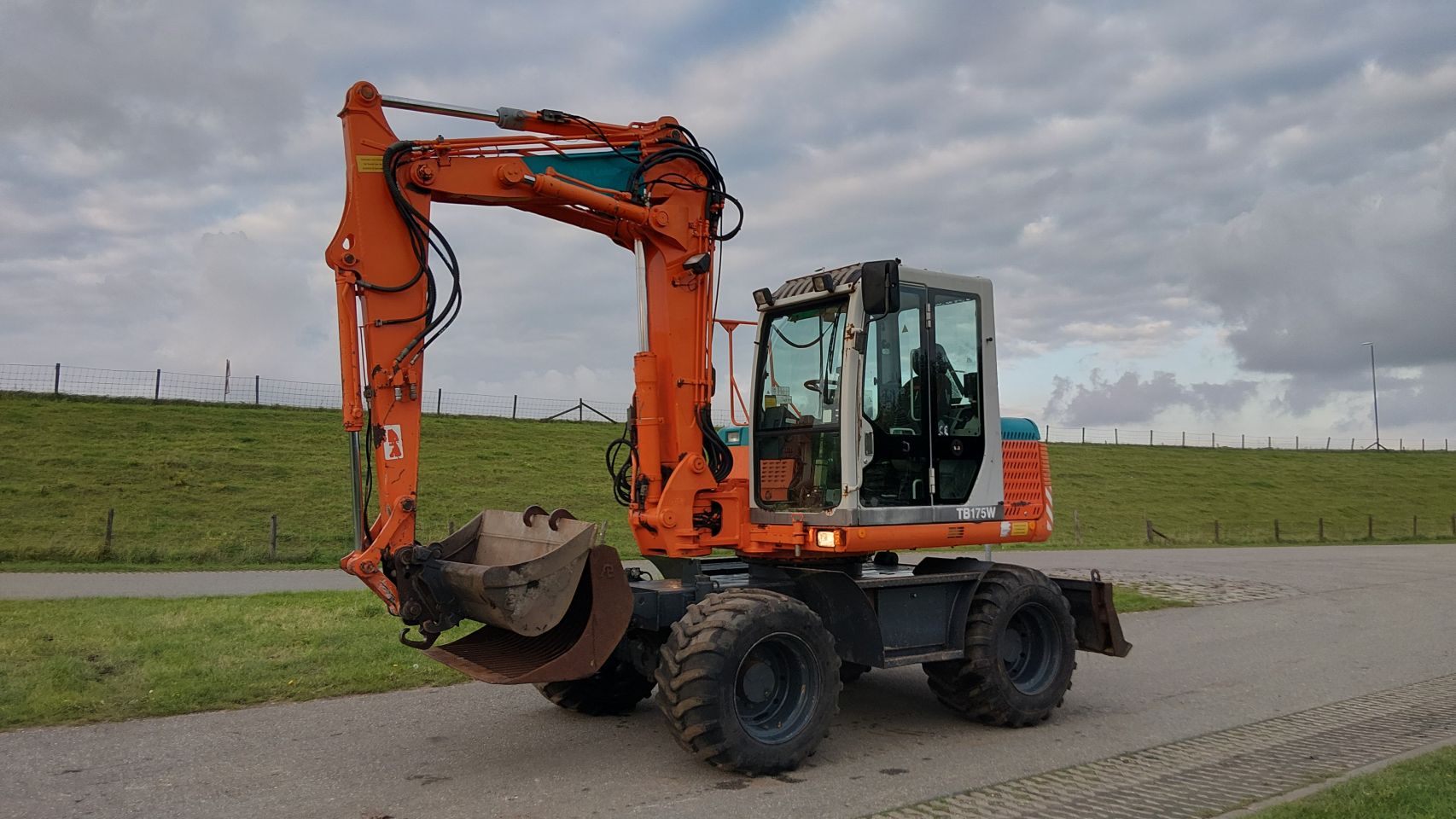 Takeuchi tb175w graafmachine (bj2006) sloop/sorteer