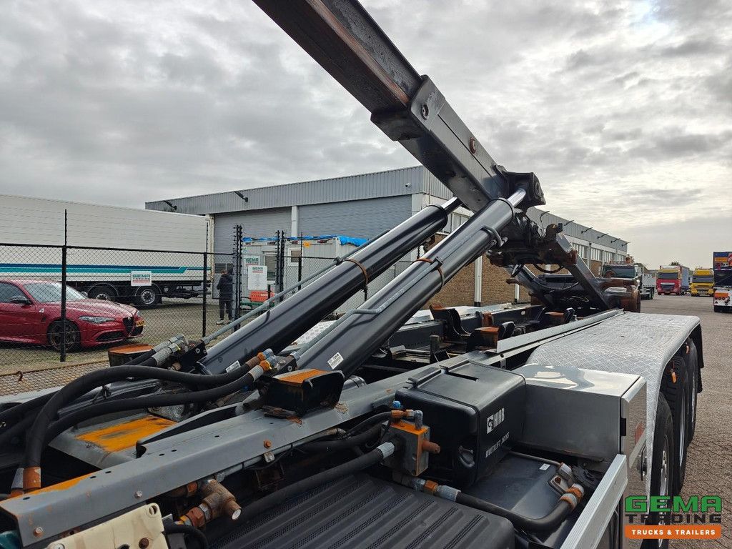 Volvo FMX 370 8x2/6 Day Cabin Euro 5 - HIAB 30T Hook Arm - 9T Front Axle - Catch Mouth Coupling