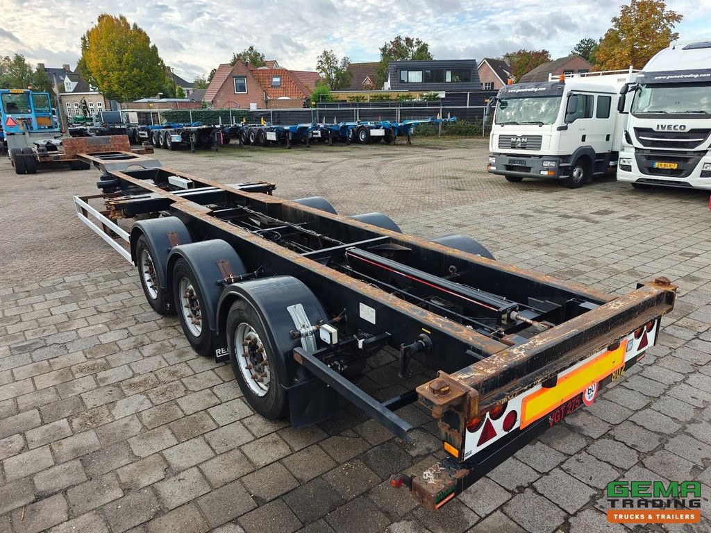 Renders ROC 12.27 CC 3-Axle MB - Disc Brakes - Rear Slider - 20/40FT - 5270KG