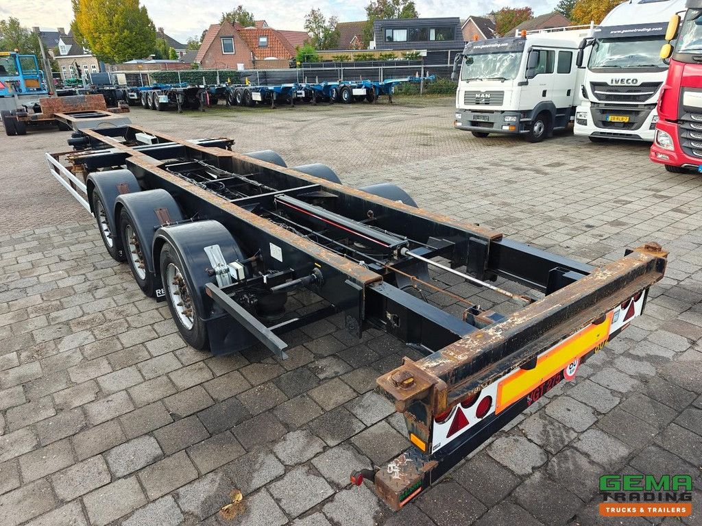 Renders ROC 12.27 CC 3-Axle MB - Disc Brakes - Rear Slider - 20/40FT - 5270KG