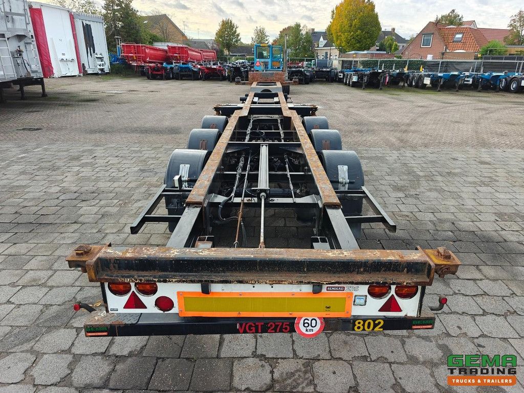 Renders ROC 12.27 CC 3-Axle MB - Disc Brakes - Rear Slider - 20/40FT - 5270KG