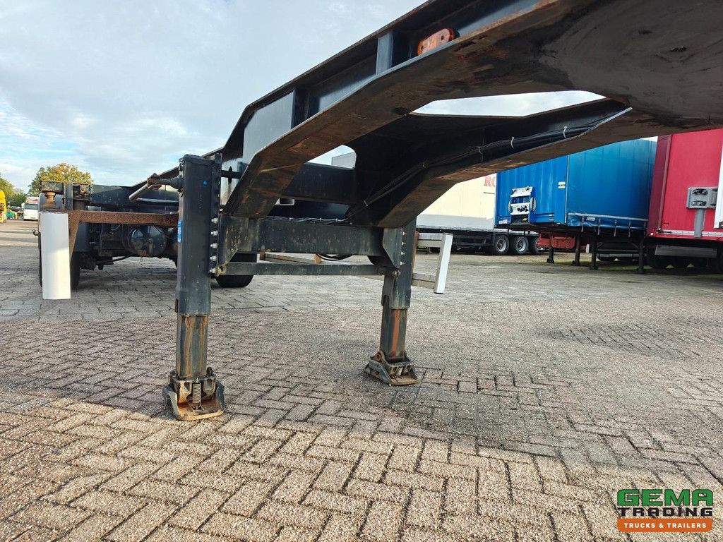 Renders ROC 12.27 CC 3-Axle MB - Disc Brakes - Rear Slider - 20/40FT - 5270KG