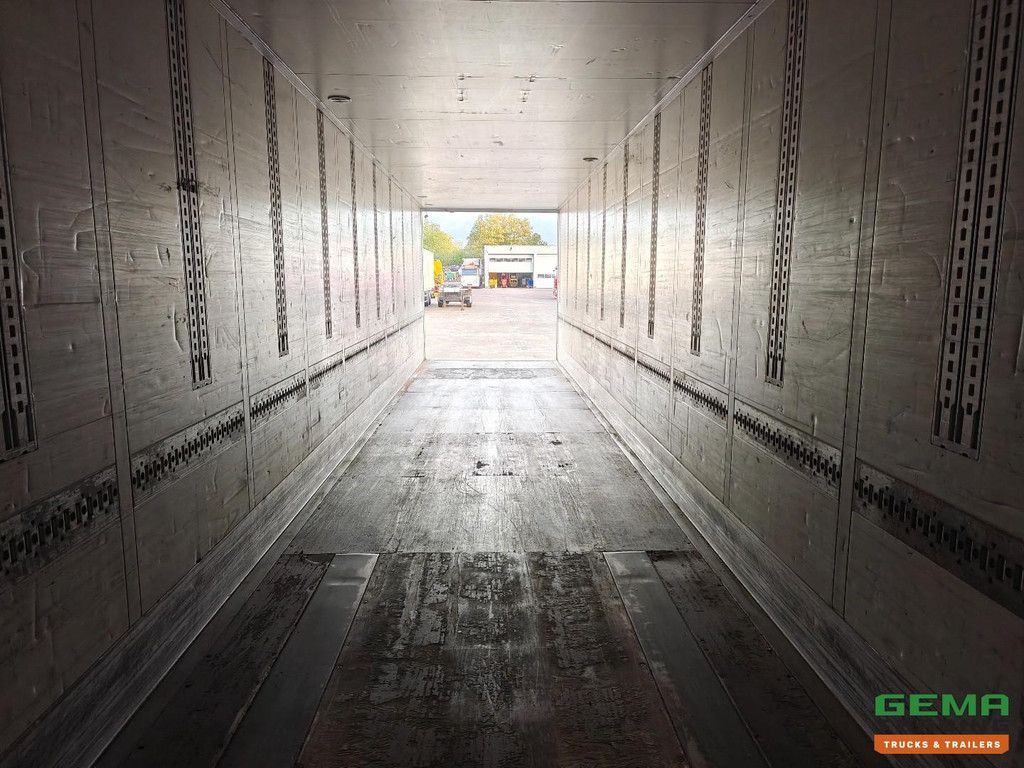 Schmitz SKO 24 Insulated Closed Box 13.6m - Double Stock - BPW Assen - Drum Brakes
