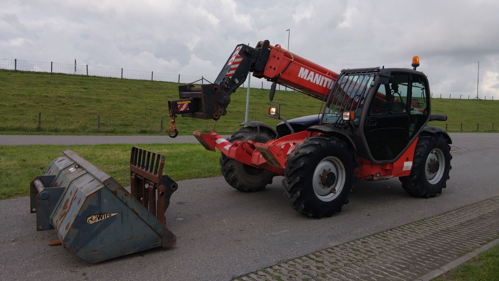 Nette complete Manitou MT1030 1e eigenaar zeer weinig uur