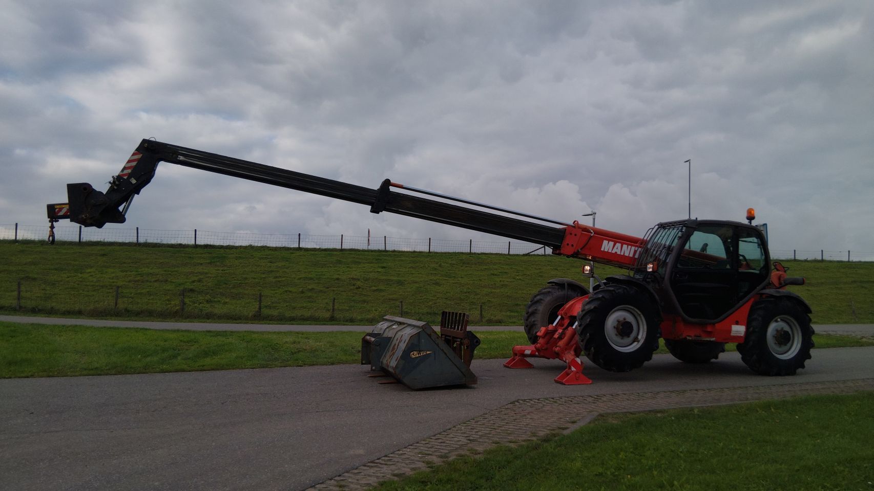 Nette complete Manitou MT1030 1e eigenaar zeer weinig uur