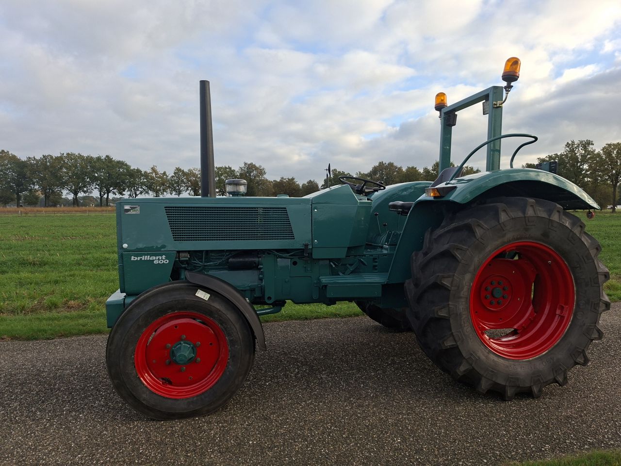 Hanomag Brilliant 601E | Refurbished | Nl Kenteken