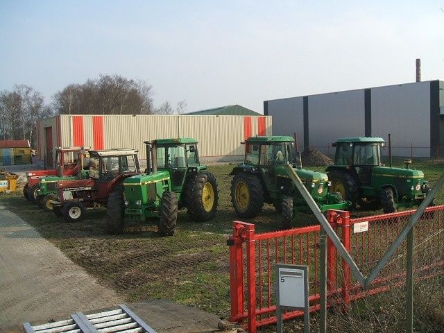 Gevraagd: CASE INTERNATIONAL FORD MF RENAULT JOHN DEERE