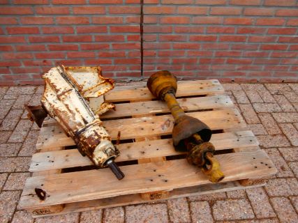Boorinstallatie 540 Tpm met boren 30 40 cm groothoekaftakas